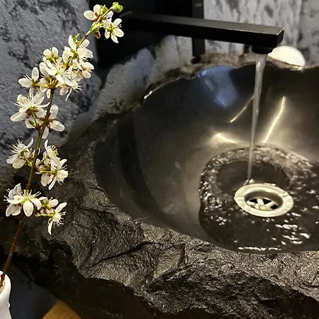 казковий дім та Garden два будиночки в горах з чаном-джакузі *