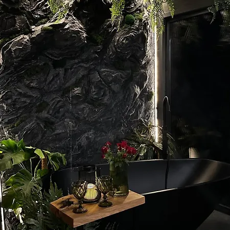 казковий дім та Garden два будиночки в горах з чаном-джакузі *