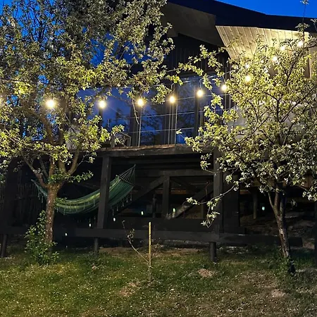 Holiday home казковий дім та Garden два будиночки в горах з чаном-джакузі *