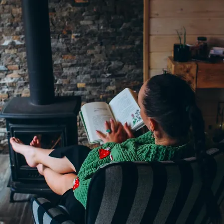 казковий дім та Garden два будиночки в горах з чаном-джакузі