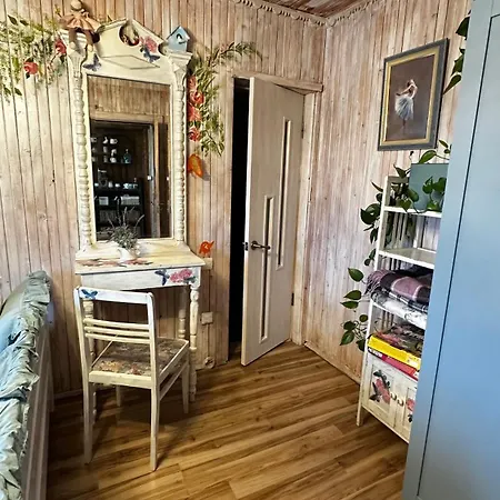 казковий дім та Garden два будиночки в горах з чаном-джакузі Feriehus *