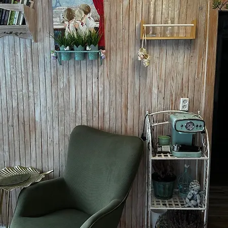 казковий дім та Garden два будиночки в горах з чаном-джакузі