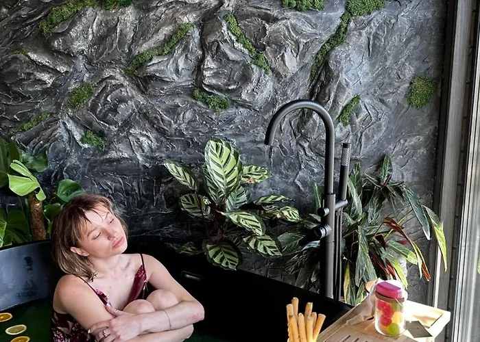 казковий дім та Garden два будиночки в горах з чаном-джакузі Tatil Evi Slavske