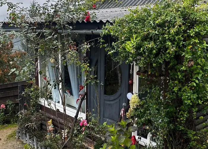 казковий дім та Garden два будиночки в горах з чаном-джакузі *