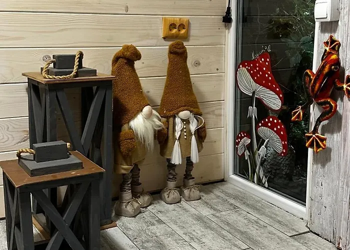 казковий дім та Garden два будиночки в горах з чаном-джакузі * Slavske