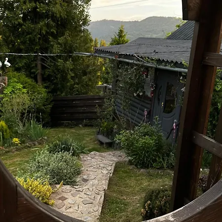 казковий дім та Garden два будиночки в горах з чаном-джакузі Casa de Férias *
